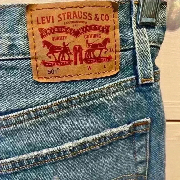 Levi’s 501 jeans size 28/26, EUC, see photos for measurements and details - Picture 2 of 15